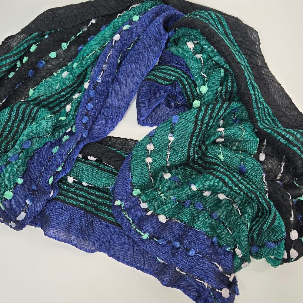 Cejon adorable blue-green like new infinity scarf